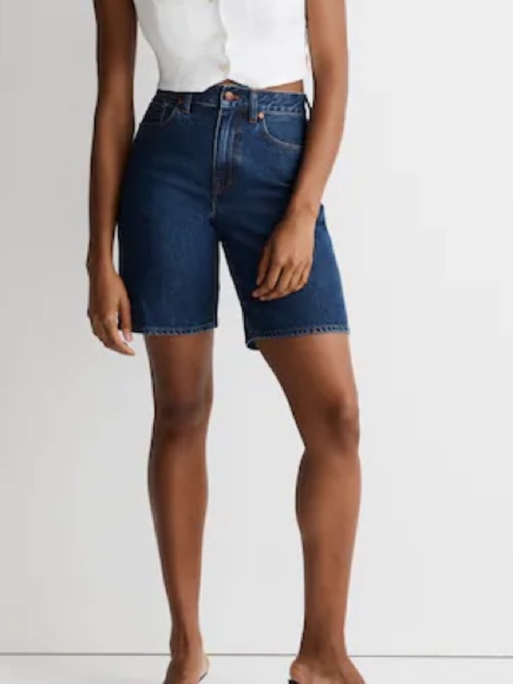 Madewell Bermuda Jean Shorts in Deardorff Wash - Picture 2 of 11